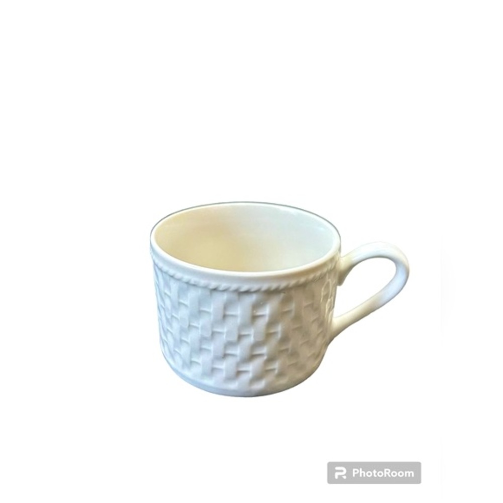 Set of 4 Oneida Sakura Basket Weave Coffee/Tea Cups